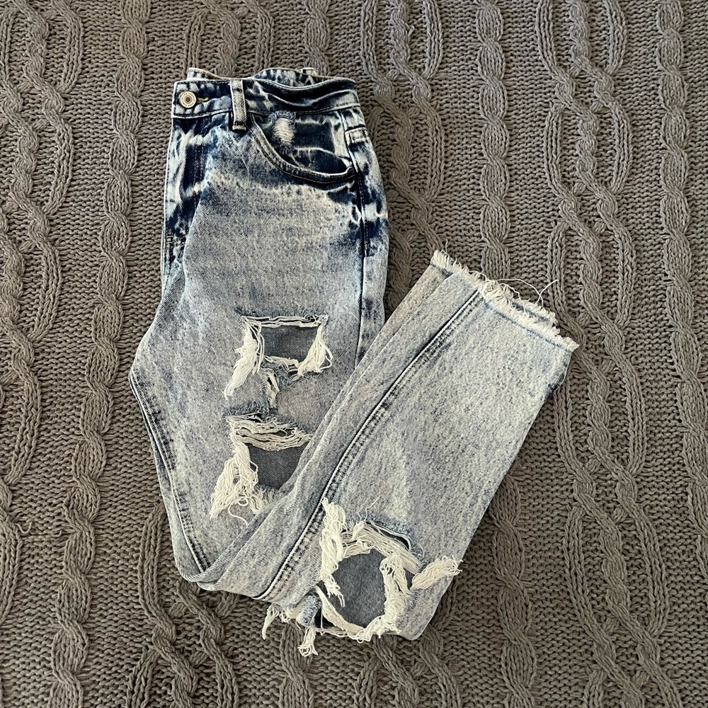 Very Distressed KanCan Jeans size 3/25